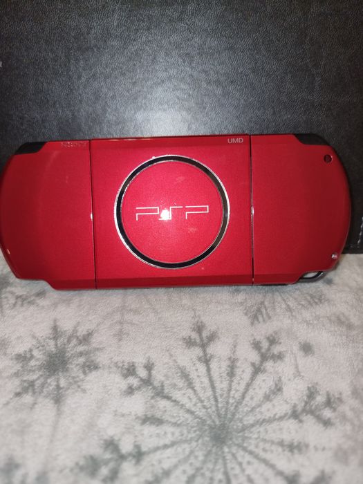 Japońskie PSP 3000 Radiant Red 256 gier czerwona
