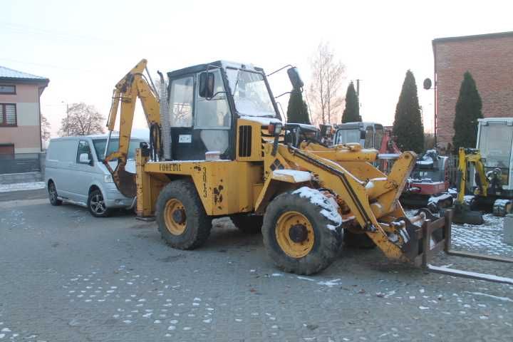 Koparko-ładowarka Foredil 30.13 CAT Case JCB Komatsu Waryński Holland