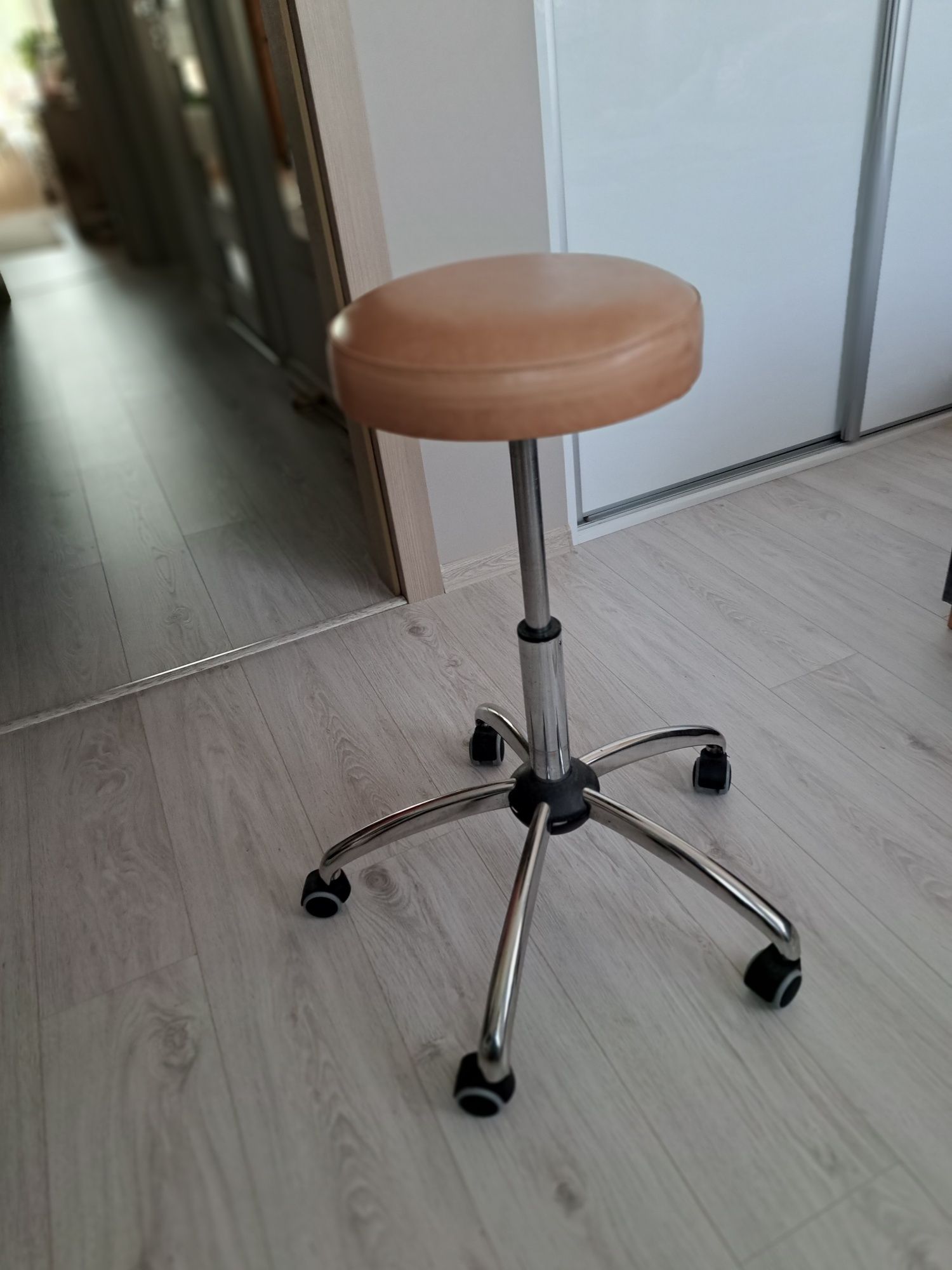 Hoker/taboret fryzjerski