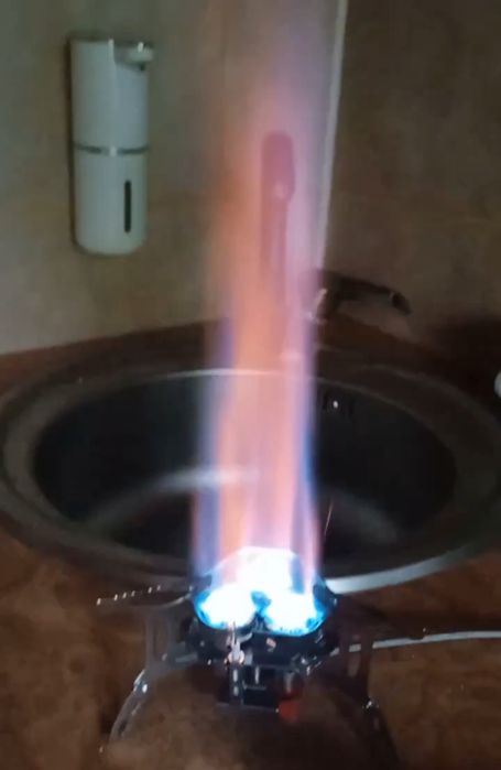Газовий пальник на 3 комфорки 6800вт.