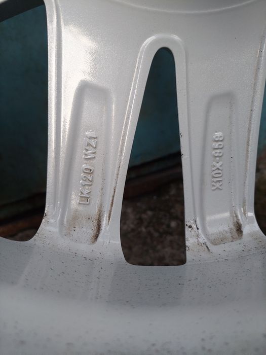 Продам диски с резиной R 18 на BMW