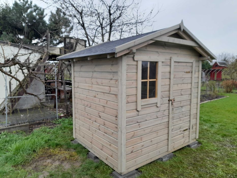 Domek gospodarczy, schowek,  altana z drewna.