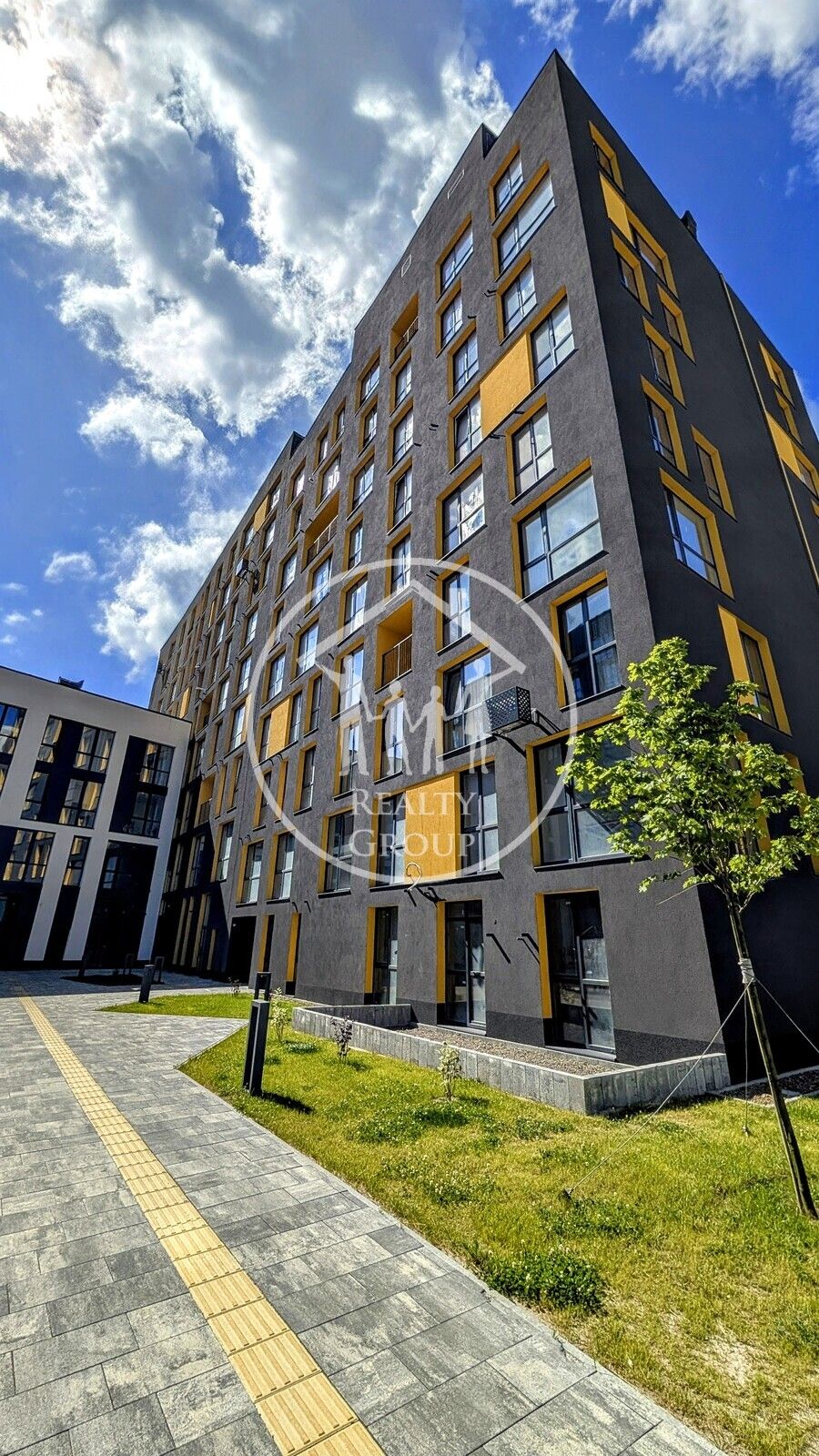 Продаж просторої двокімнатної квартири в Шевченківському р-н
