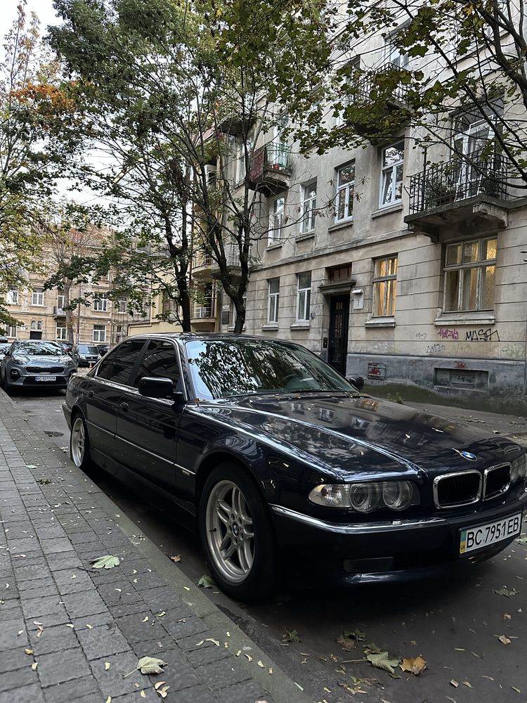 Bmw e 38 735i 1999