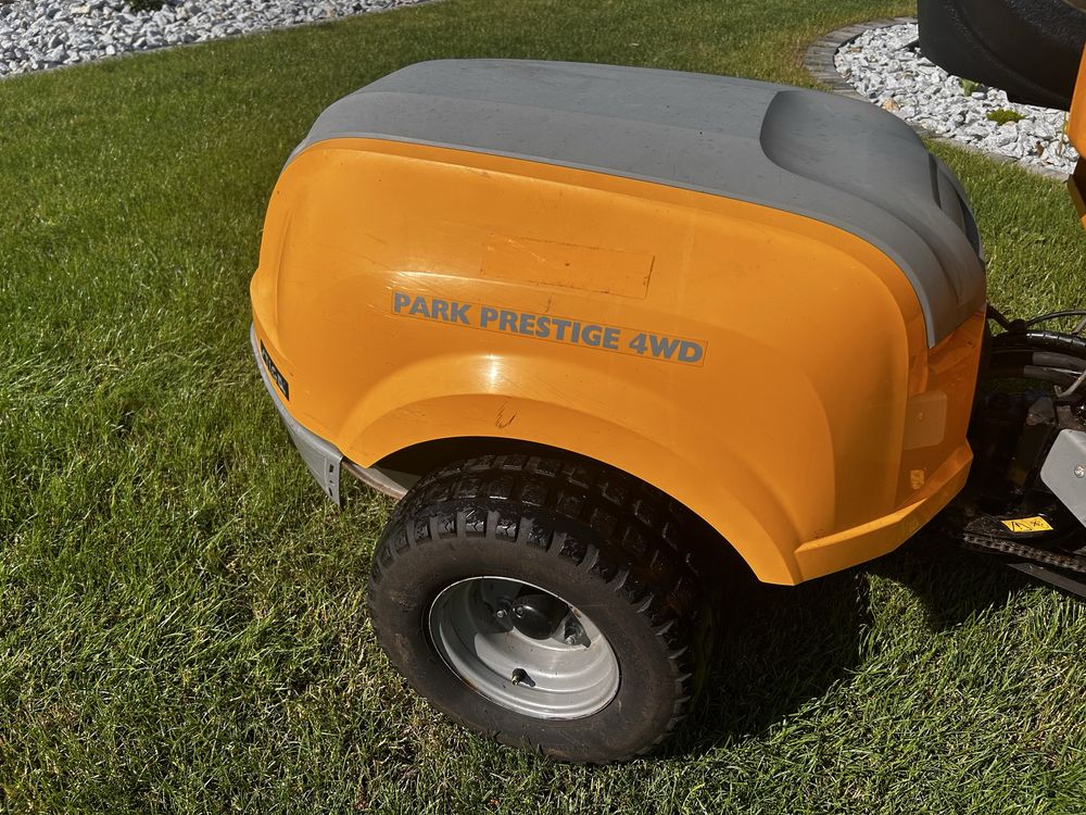 Traktorek Stiga Park Prestige 4x4 18km