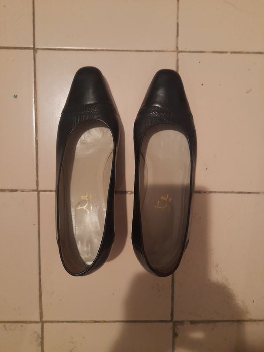 Sapatos de senhora pretos,