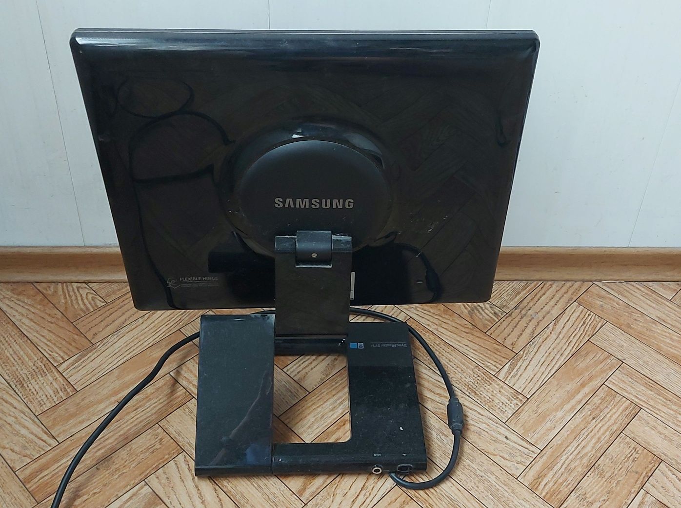 Монитор Samsung 971p