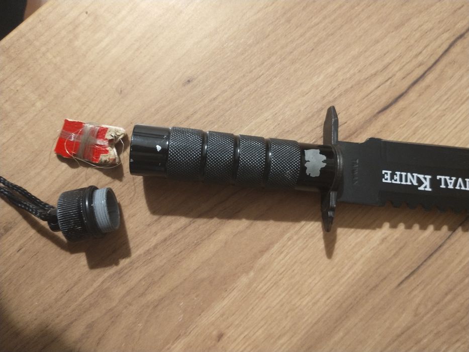 Nóż wojskowy taktyczny Rambo + dodatki