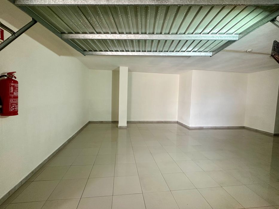 Vende-se garagem fechada com 50 m2 em Ermesinde