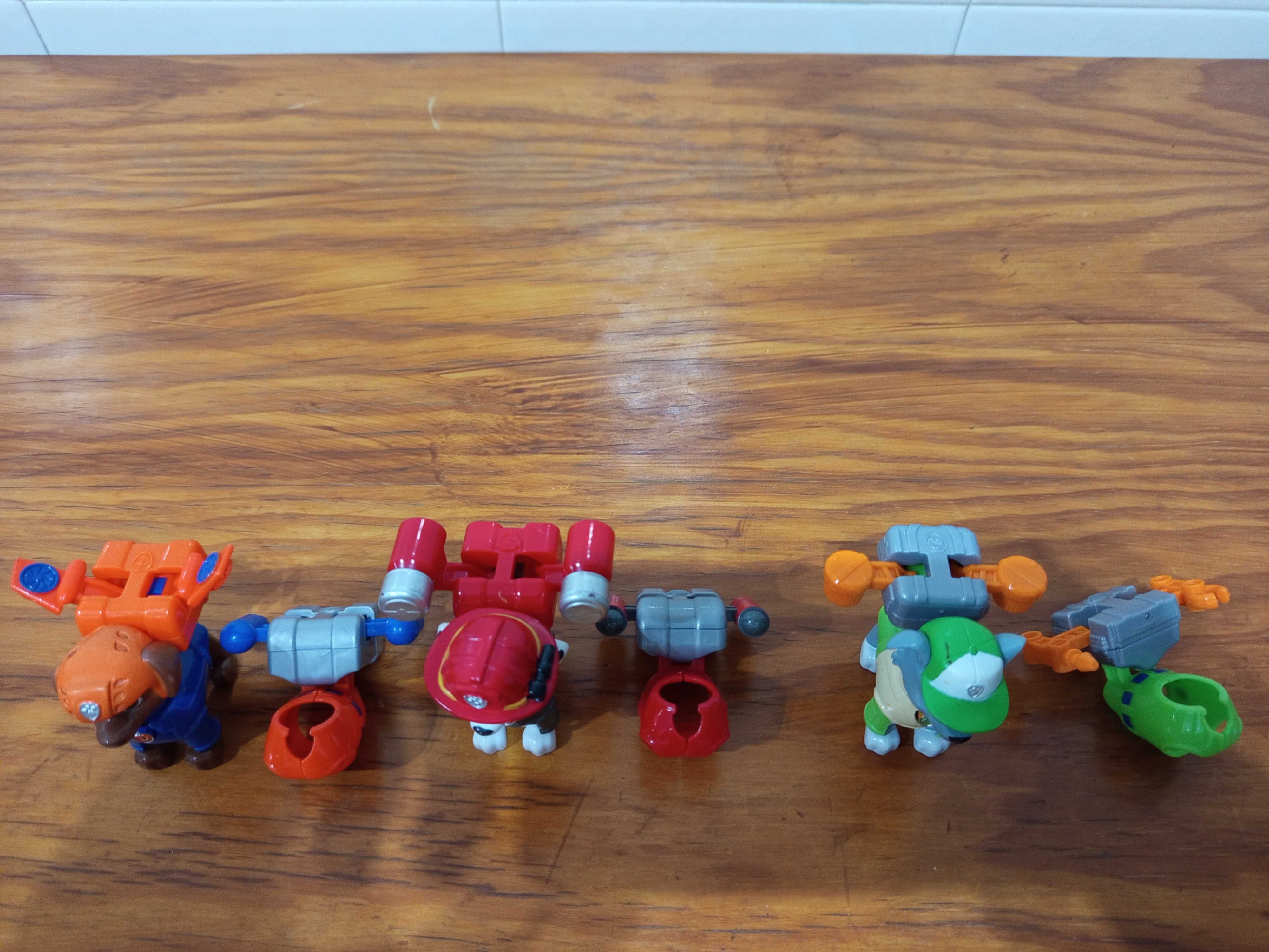 Figuras com acessórios patrulha pata