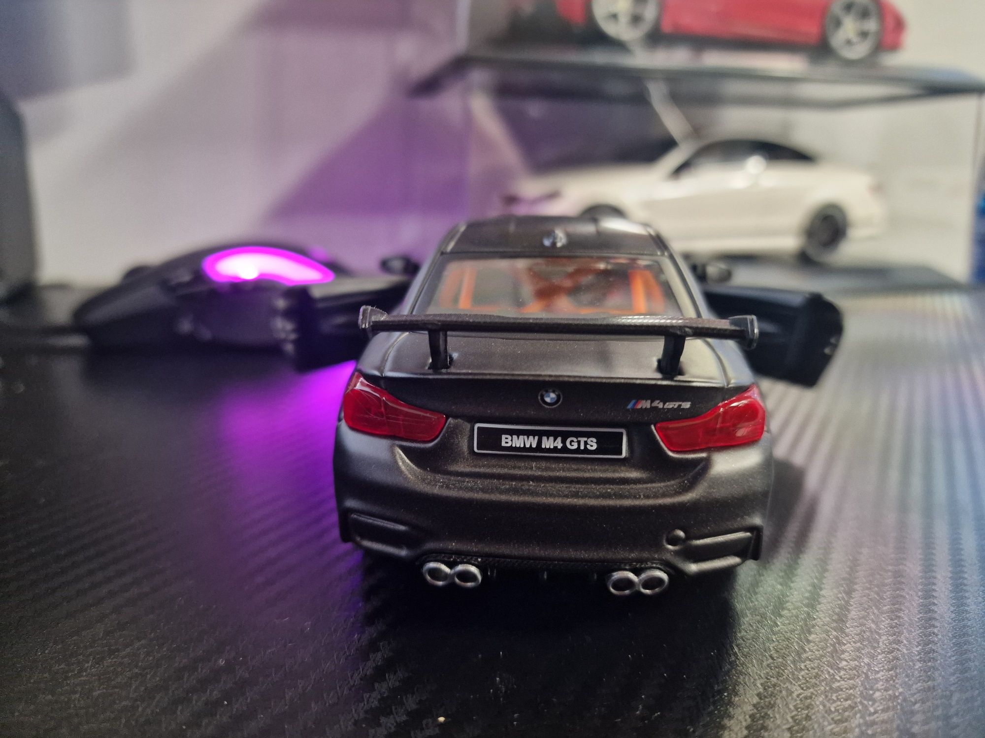 Bmw M4 GTS  1:24