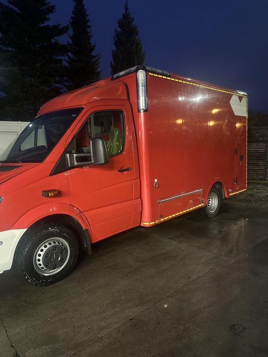 Karetka ambulans zabudowa kamper