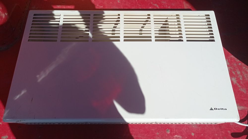 Grzejnik elektryczny ścienny