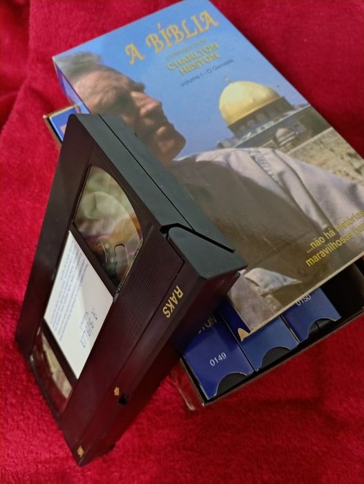 A BÍBLIA em cassetes VHS