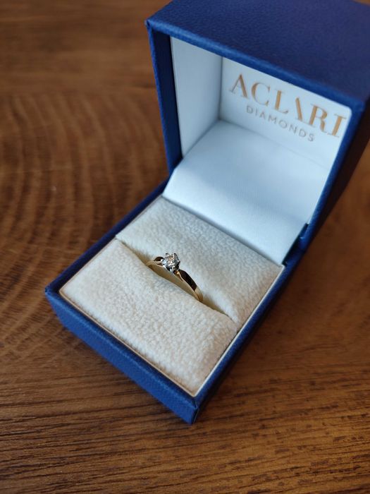Złoty pierścionek zaręczynowy z diamentem Aclari r.7