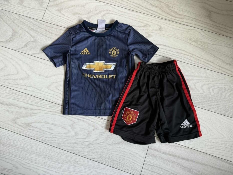 Футбольна форма Adidas Manchester 104-116 см