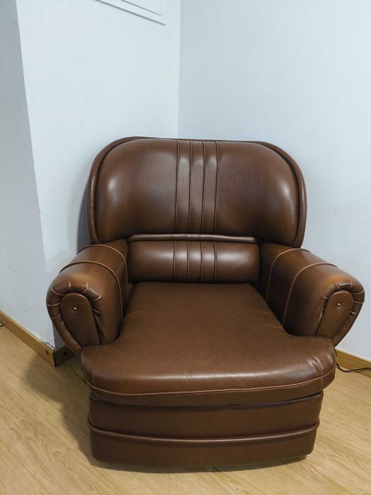 2 Poltronas em Pele Super Confortável