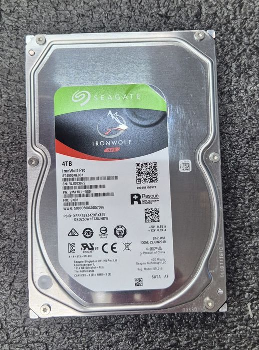 Жесткий диск Seagate IronWolf Pro  4TB  ST4000NE001