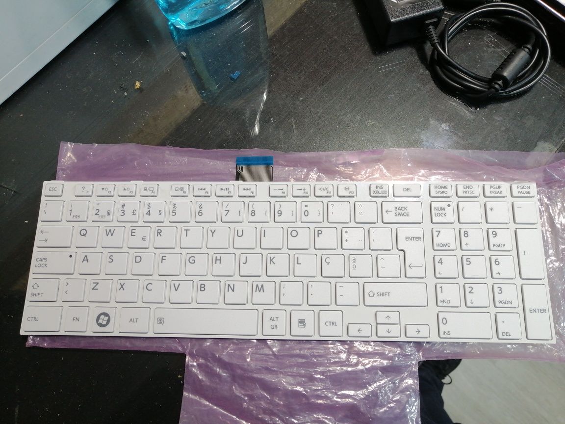 Teclado Toshiba L850 branco