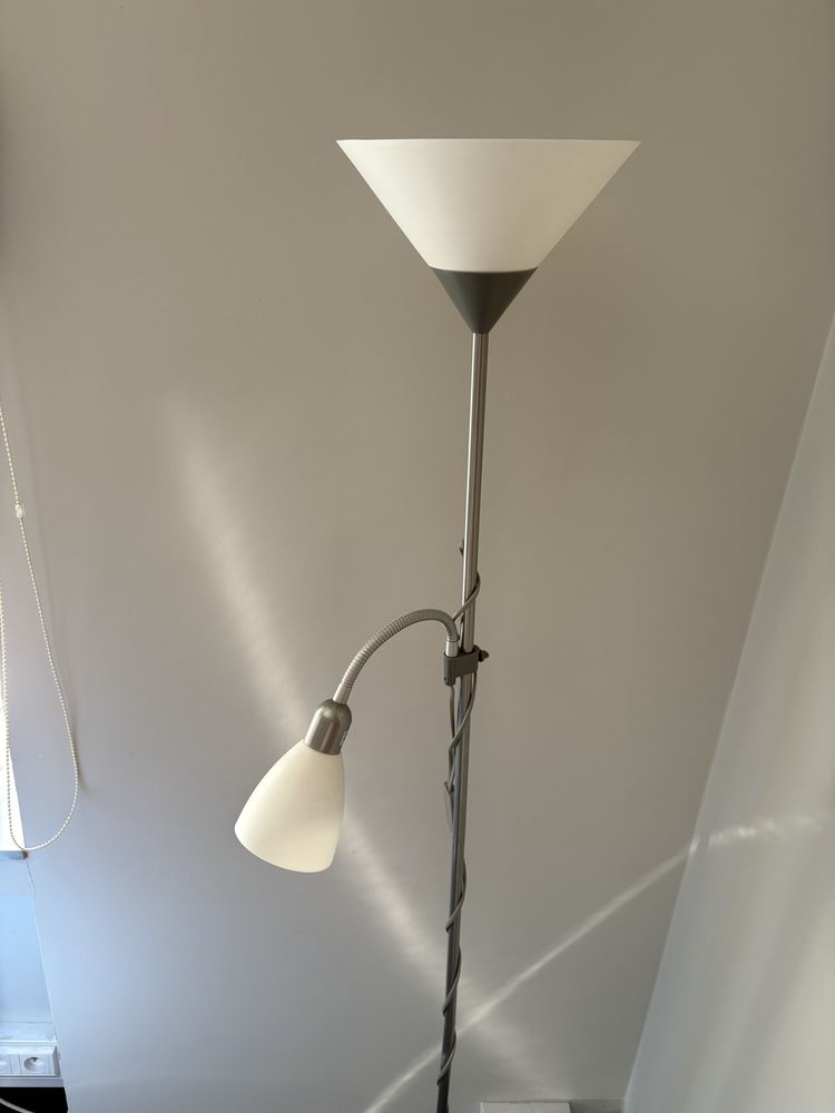 Lampka stojaca biurowa