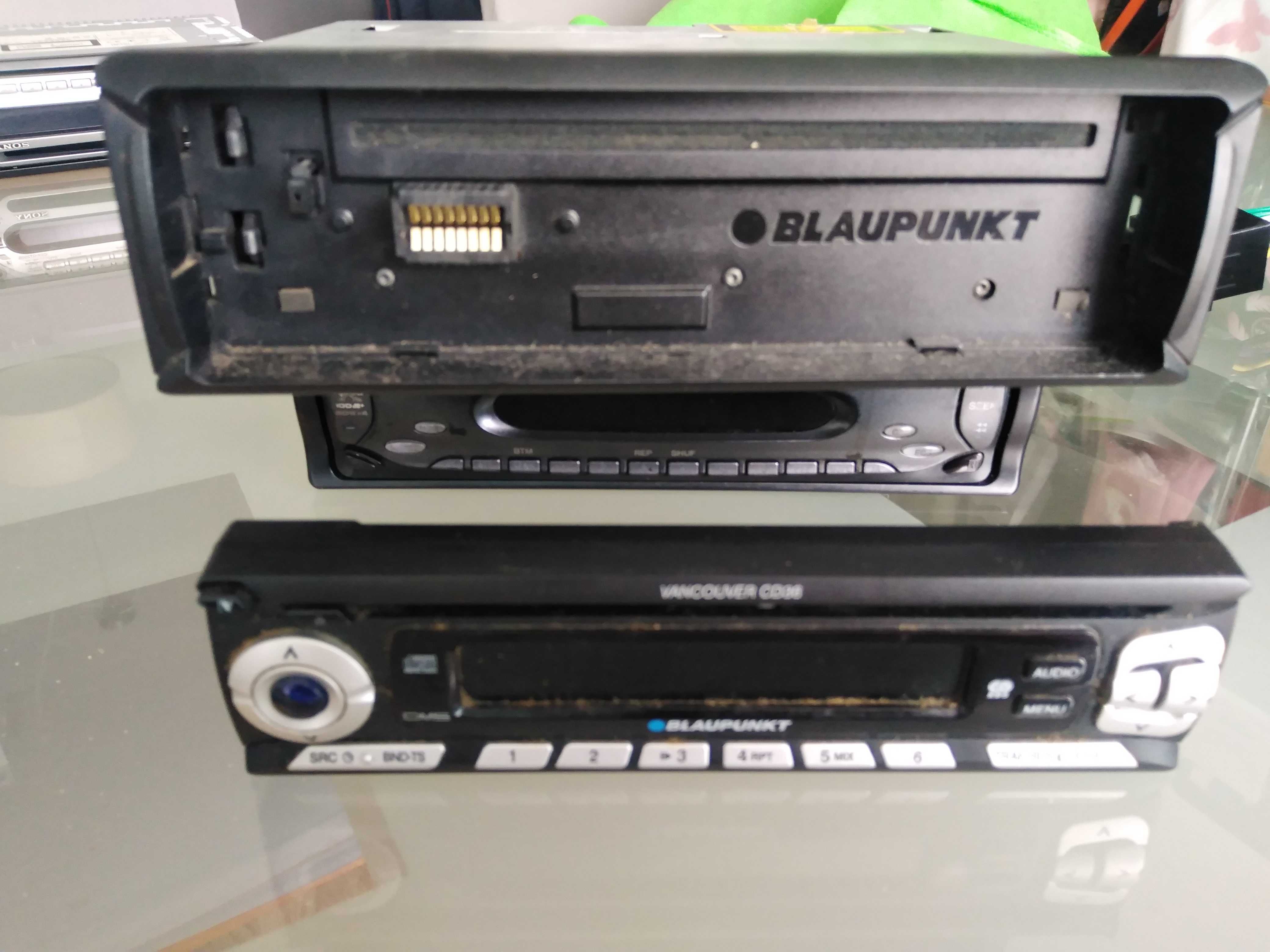 Auto rádios e mala de 10 CDS
