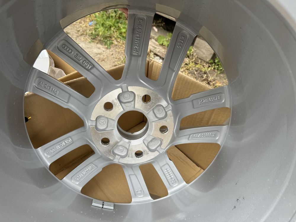 Felga 8,0x17 ET46 Audi A3 8Y0 otyginał ładna
