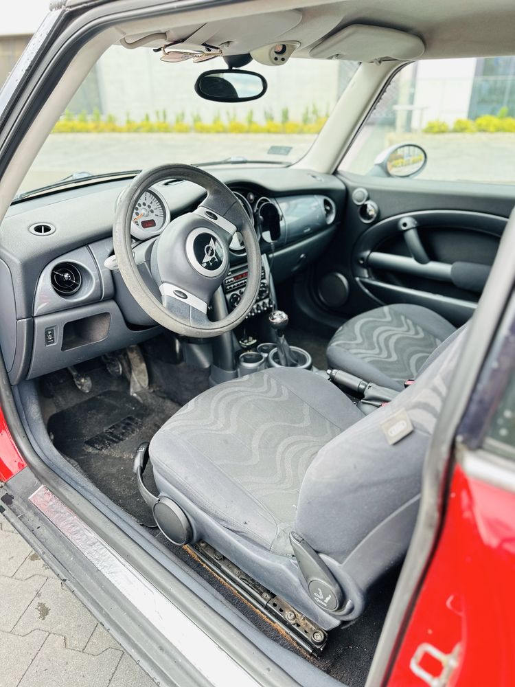 Mini cooper One.2003 benz 1.6
