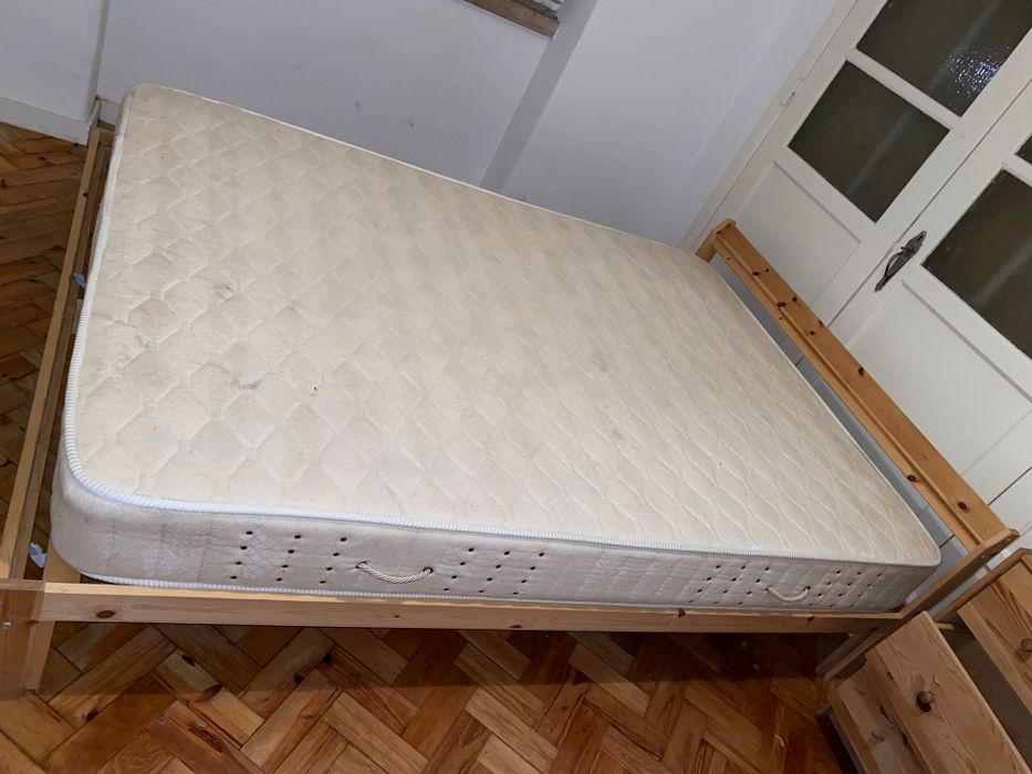 Cama de casal com colchão