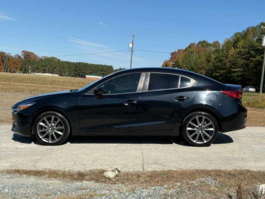 Mazda 3 Touring      2018