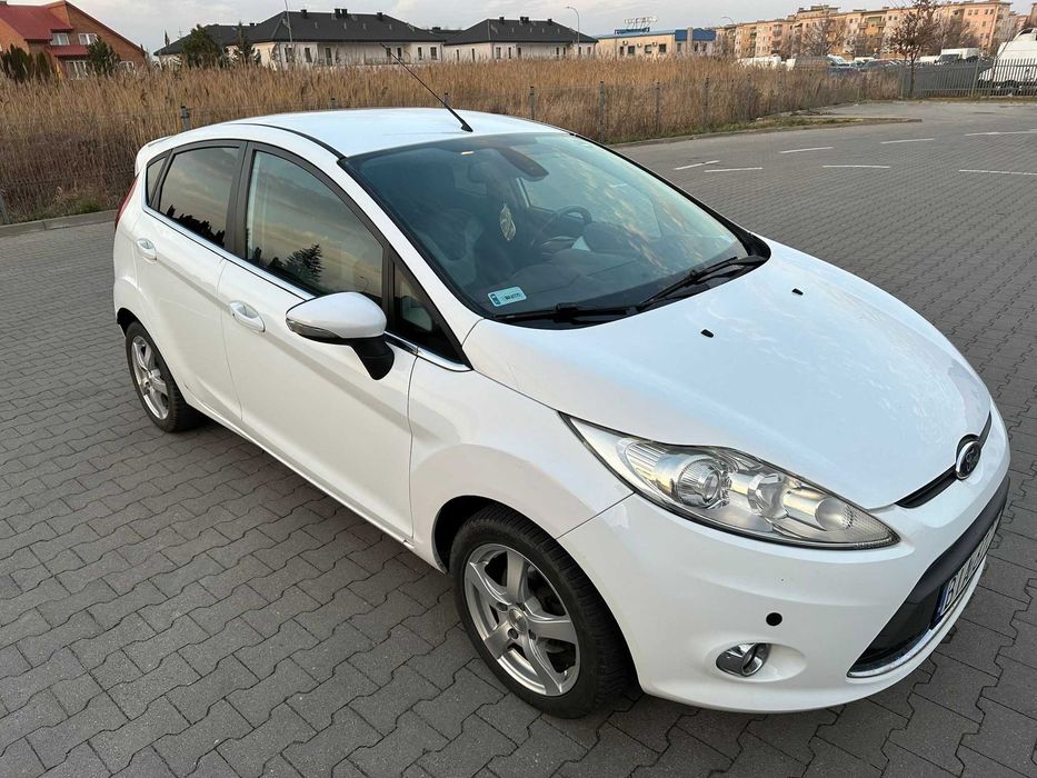 FORD FIESTA 1,6 Rok 2009