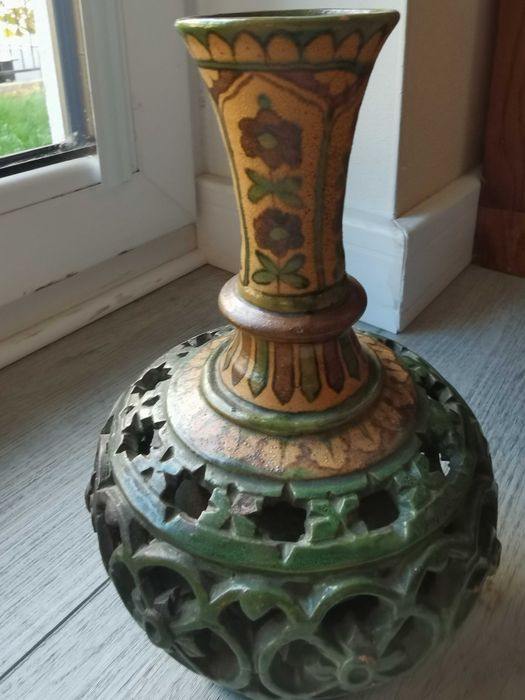 Para starych wazonów ceramicznych
