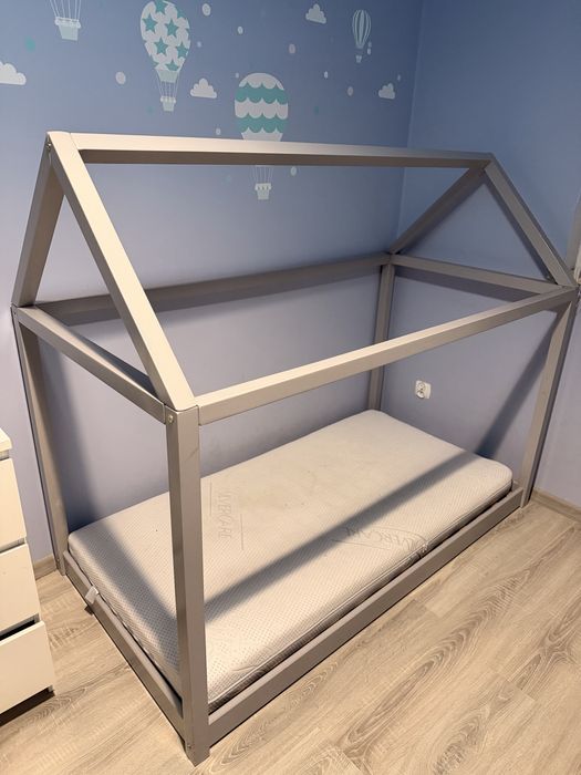 Łóżko dla dziecka domek