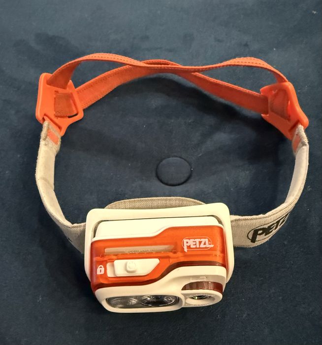 Latarka czołowa Petzl Swift RL orange 900 lumenów