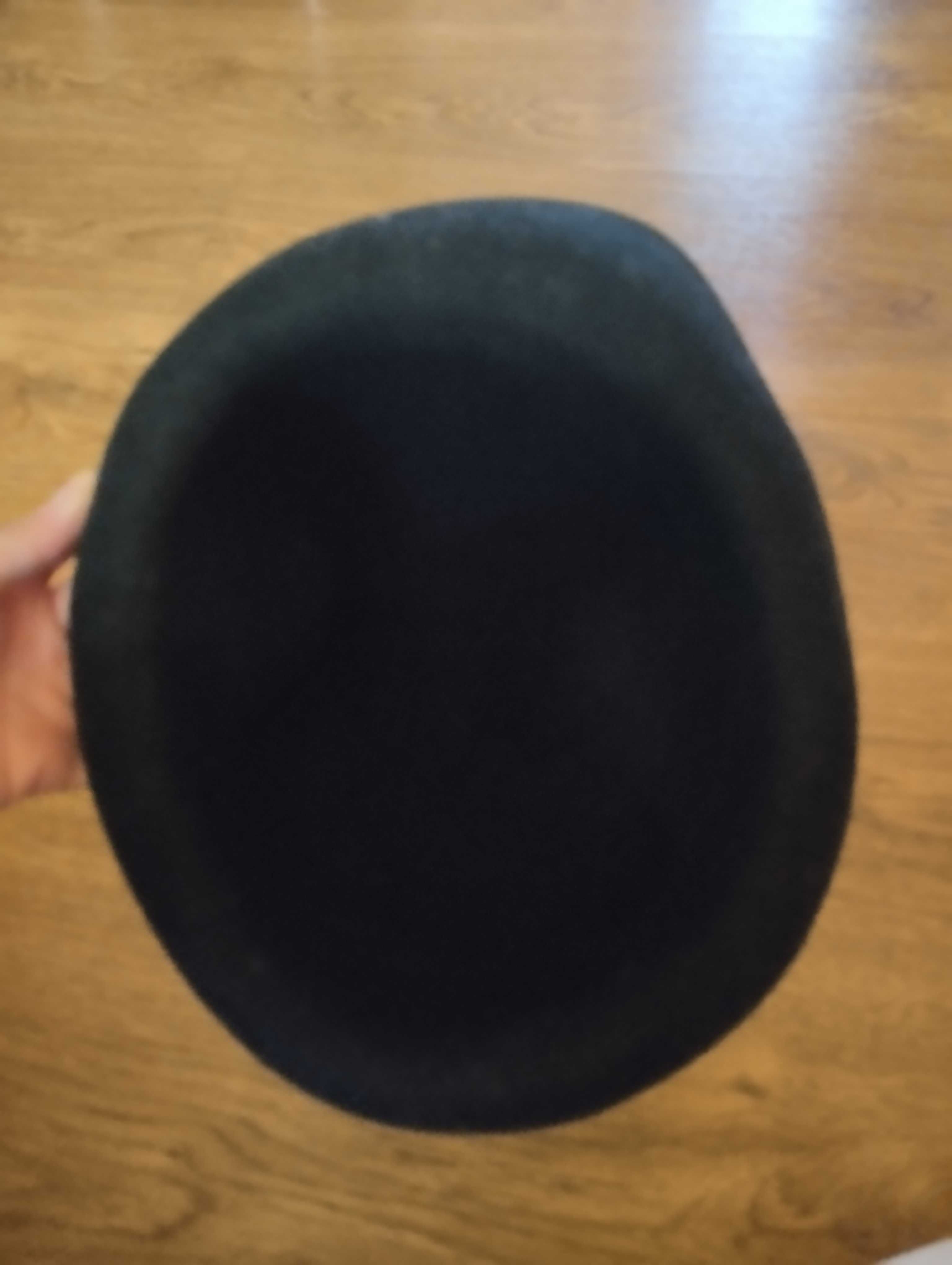Damski kapelusz czarny