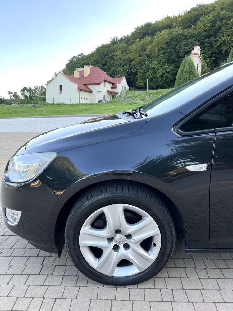 Opel Astra j 1.7 2012р ТОРГ