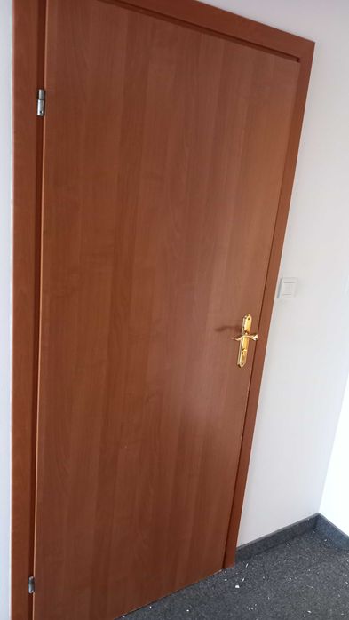 drzwi wewnętrzne z ościeżnicą-80 tki i 70tki-prawe i lewe.