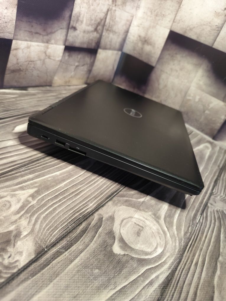 Dell 5580 15.6 Nvidia 940 I7 7820HQ 16 ram 256 SSD Excellent ноутбук