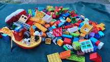 Ponad 2 kg klocków lego duplo