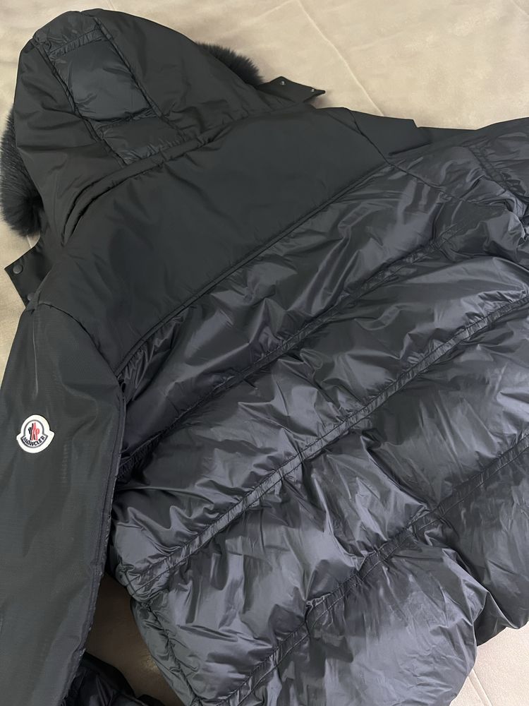 Куртка Moncler Пуховик