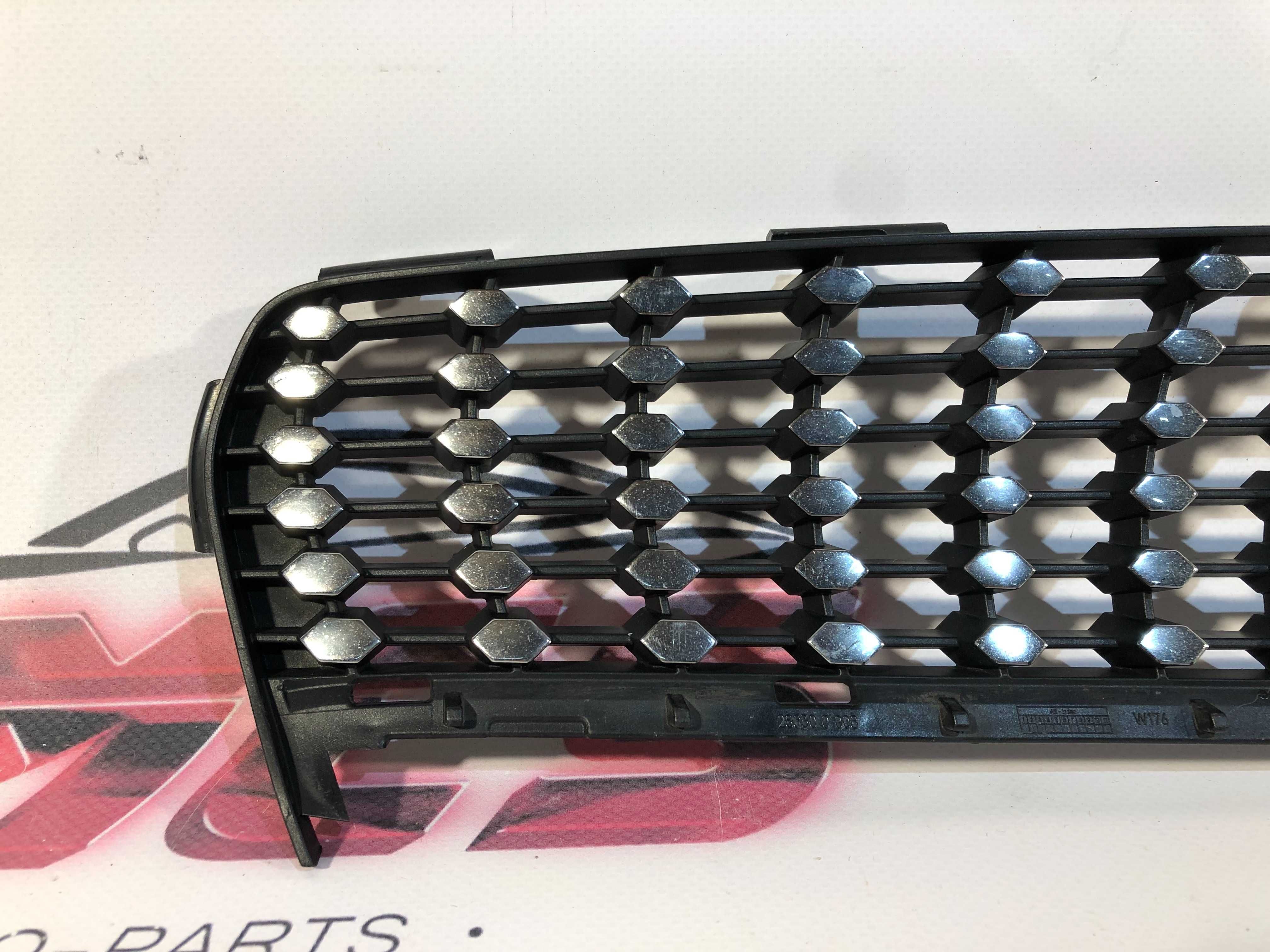 Friso Grelha Frontal MERCEDES BENZ CLASSE A W176 Superior Direito