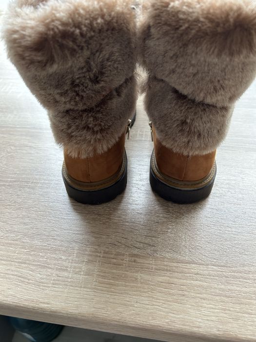 Жіночі зимові черевики