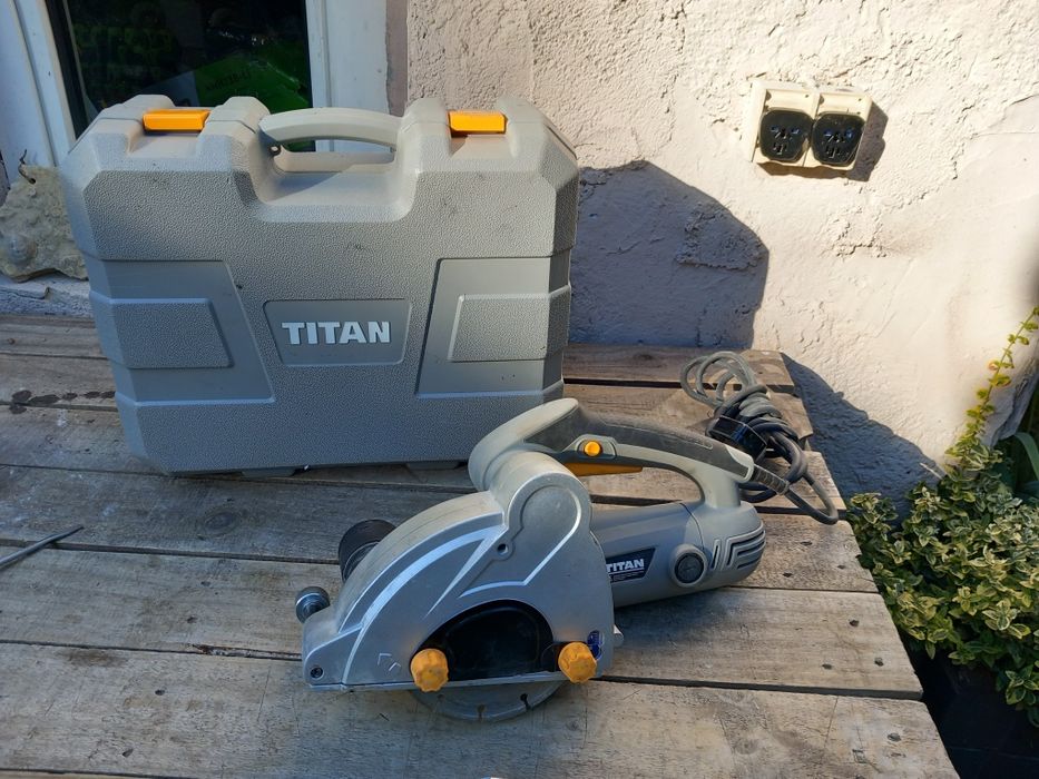 Bruzdownica Titan  1700 W