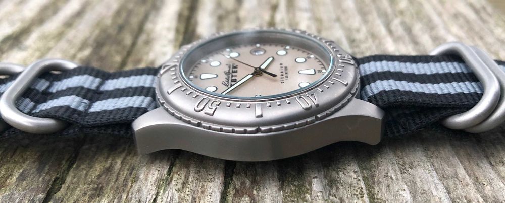 Кварцевые часы  EBTEK (by Fossil), титан, два ремешка, хороший люм