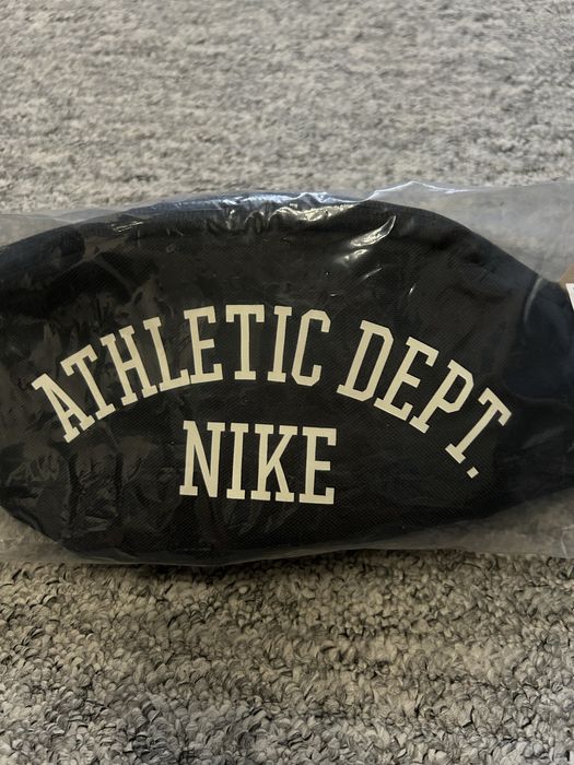 Сумка на пояс нагрудная бананка через плечо  Nike