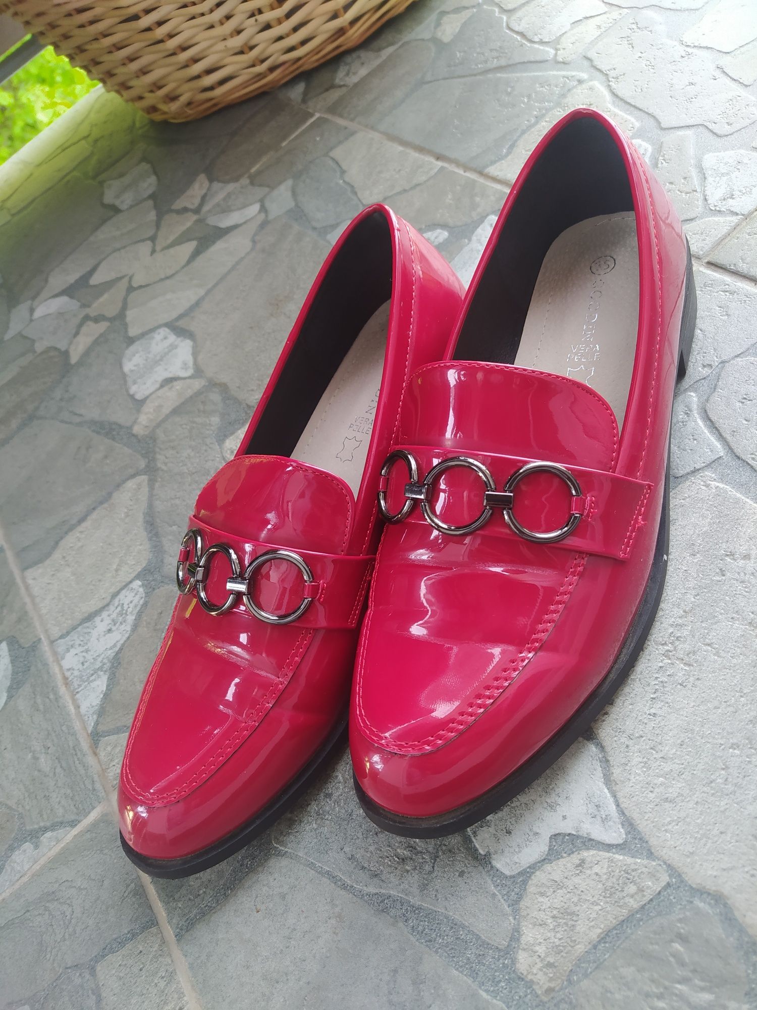 Czerwone buty rozmiar 38