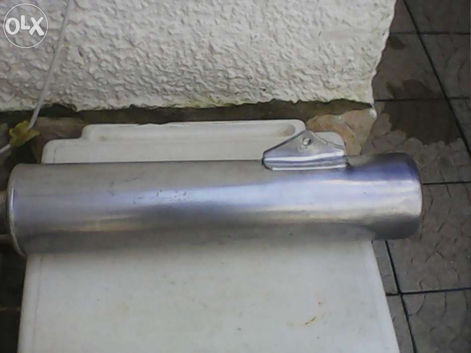 Varios escapes de rendimento para moto em carbono e aluminio