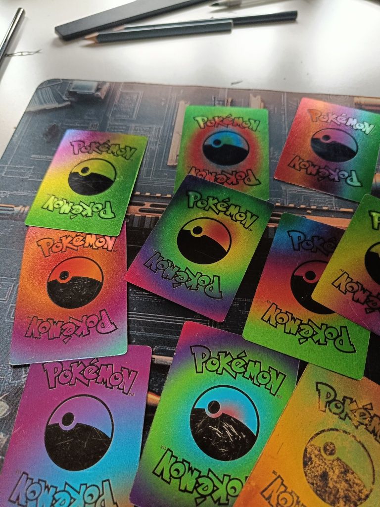 10 kart tęczowe Pokemon karty