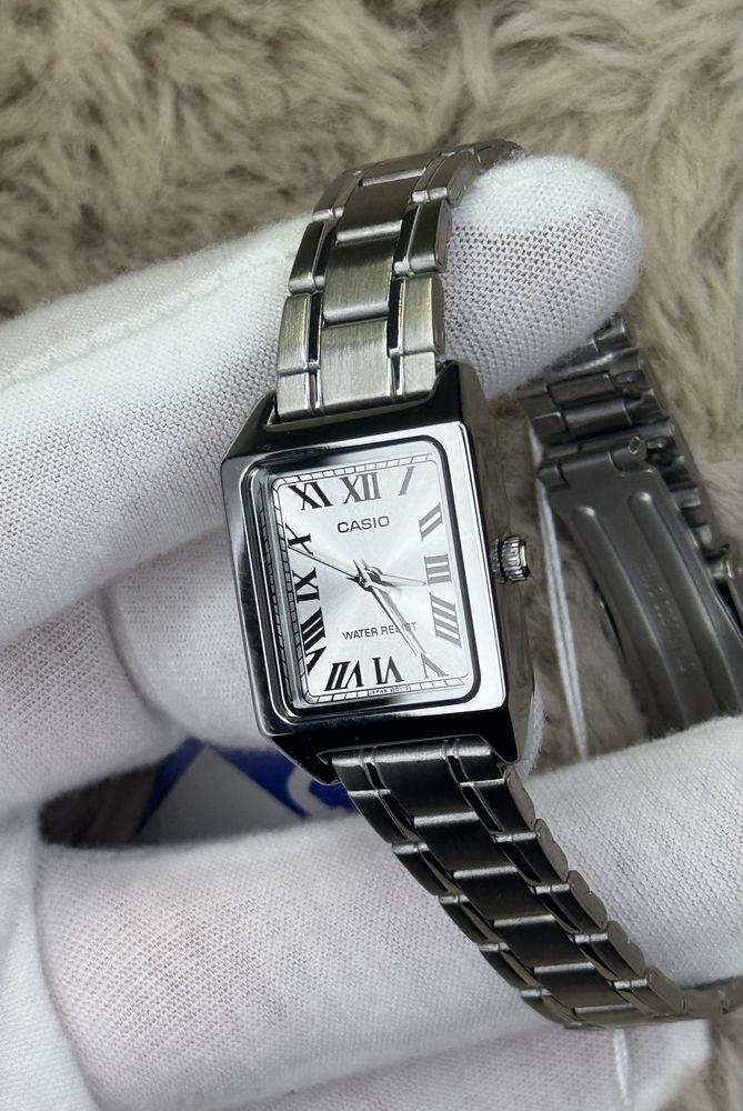 Годинник жіночий  Casio LTP-V0O7D-7B Оригінал Гарантія Часы