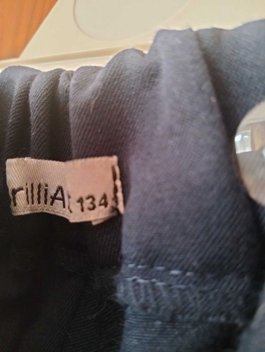 Шкільне вбрання для дівчинки 6-9 років