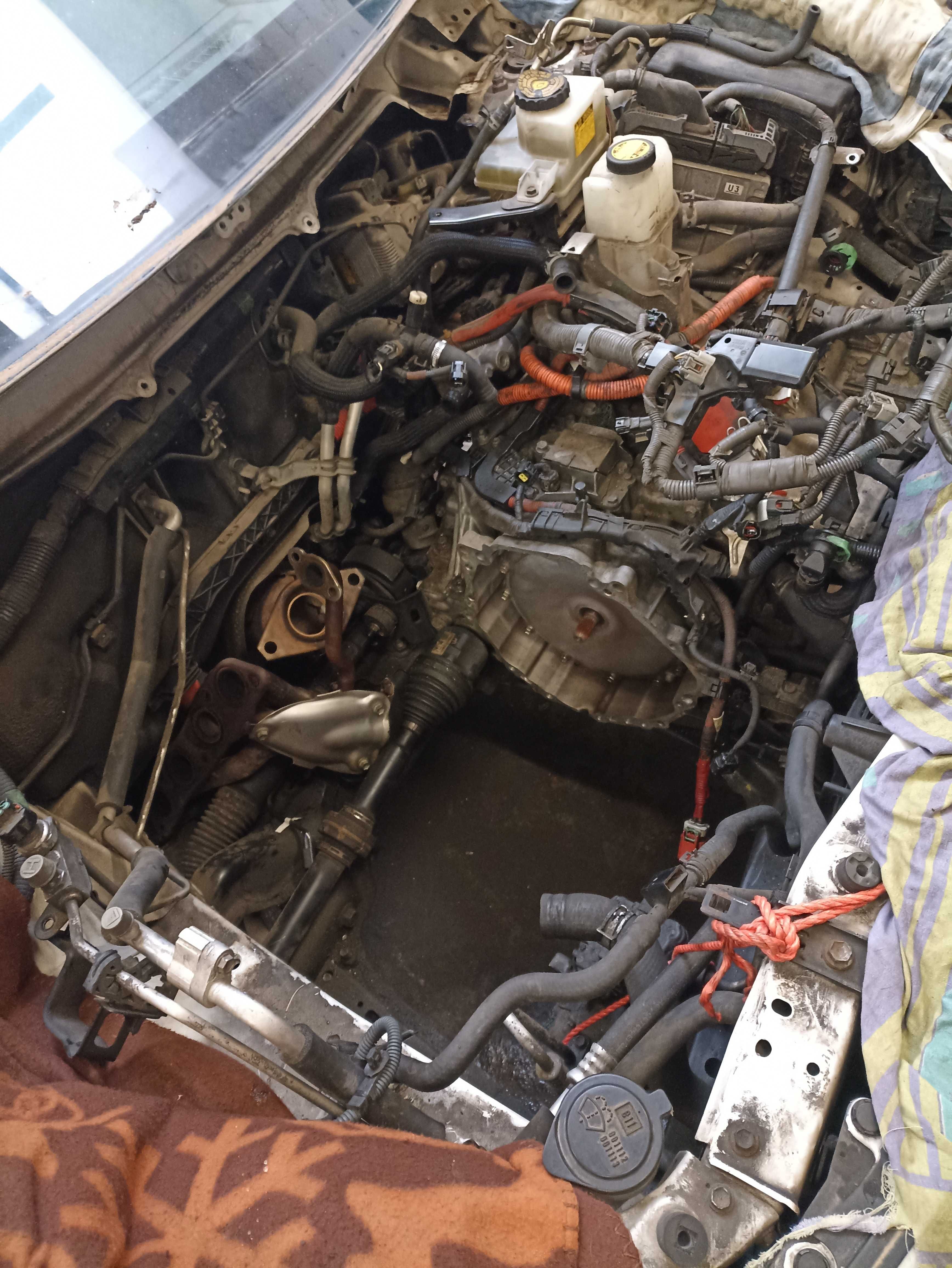 silnik prius auris 1.8